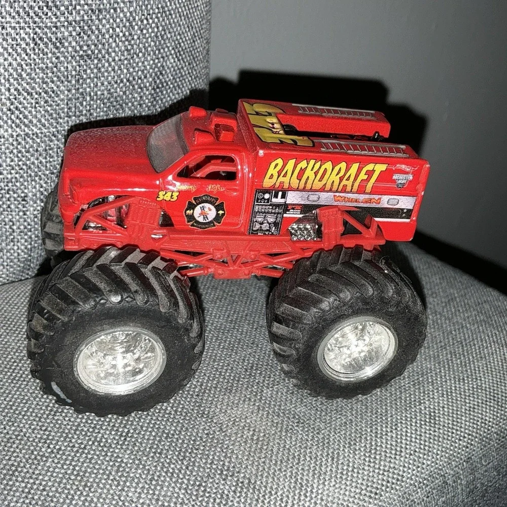 Hot Wheels Monster Jam Backdraft Fire Truck Red Diecast 1:64 Scale Rare‎ 2012